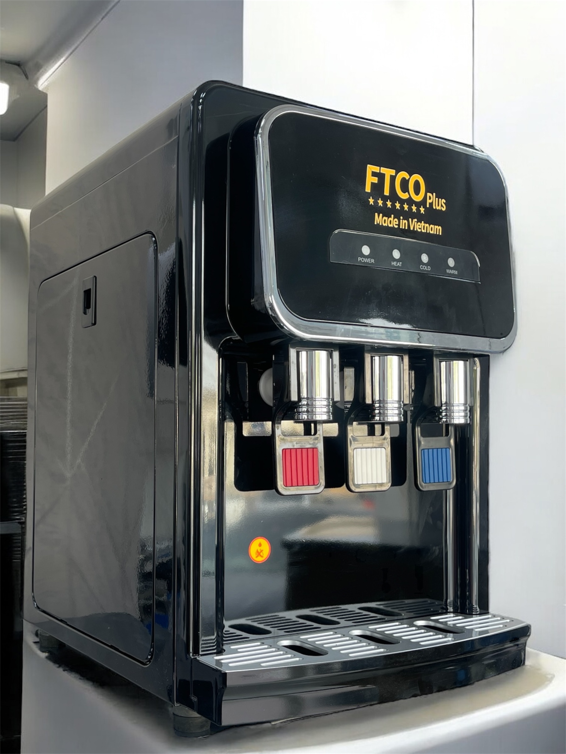 جهاز فلترة مياه مع تبريد وتسخين للمطبخ – FTCO Plus بتقنية التناضح العكسي (RO) – صنع في فيتنام