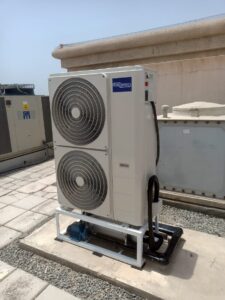 أحدث تقنيات تبريد مياه الخزانات في الإمارات 2025